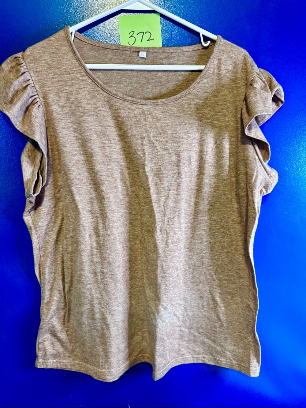 Ruffle Sleeve Scoop Neck Tee in Taupe